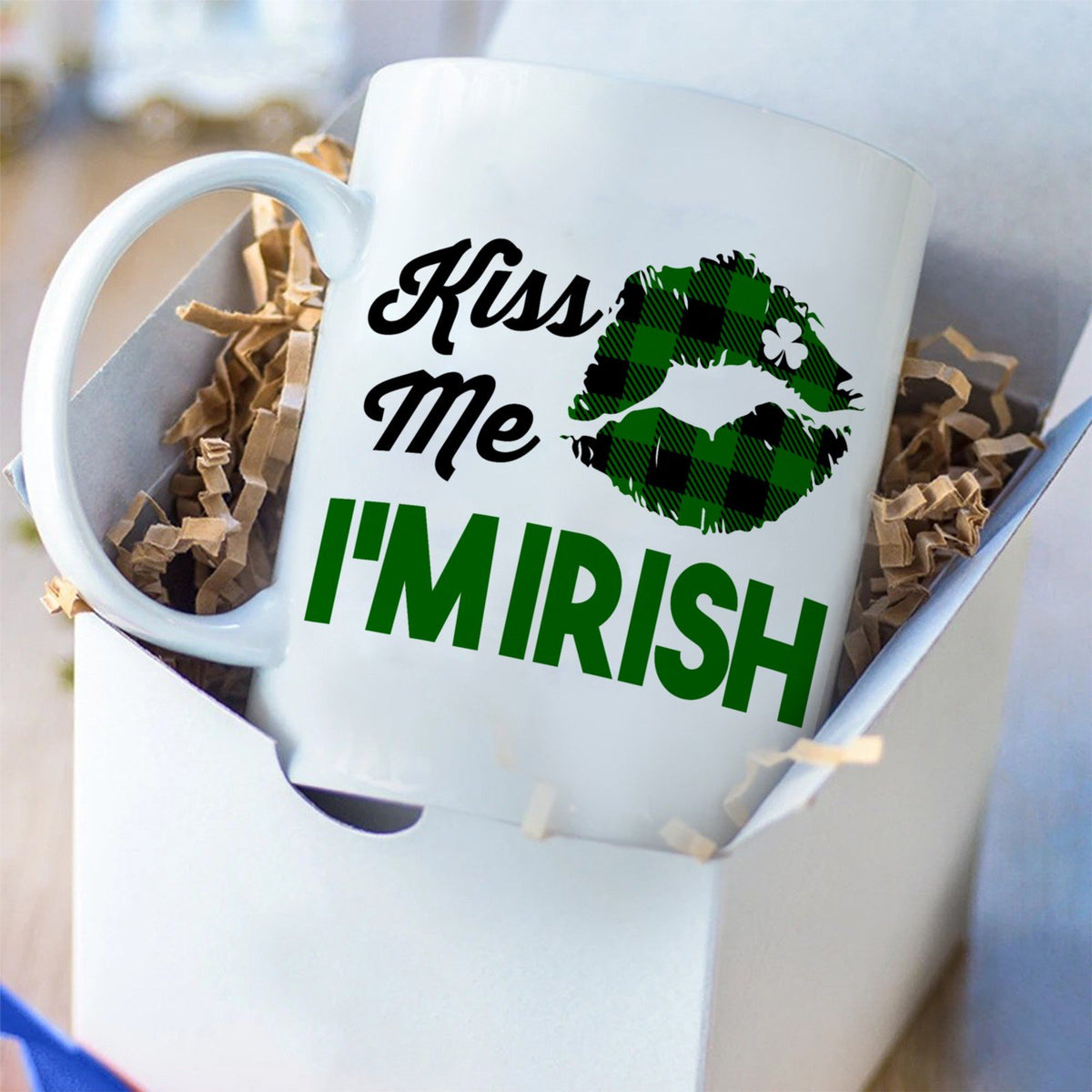 St Patrick's Day Kiss Me I'm Irish Green Shamrock Mug