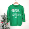 57228-Merry And Pregnant Sweatshirt Christmas Gift For Mom To Be H0